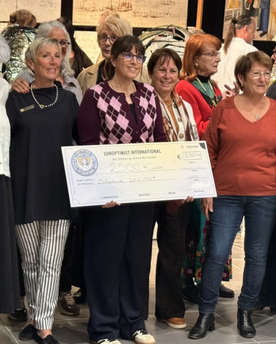 Remise du Prix Talents de Femmes 2025 par le club Soroptimist d'Uzès — aide à la création d'entreprise pour l'Atelier Mayati