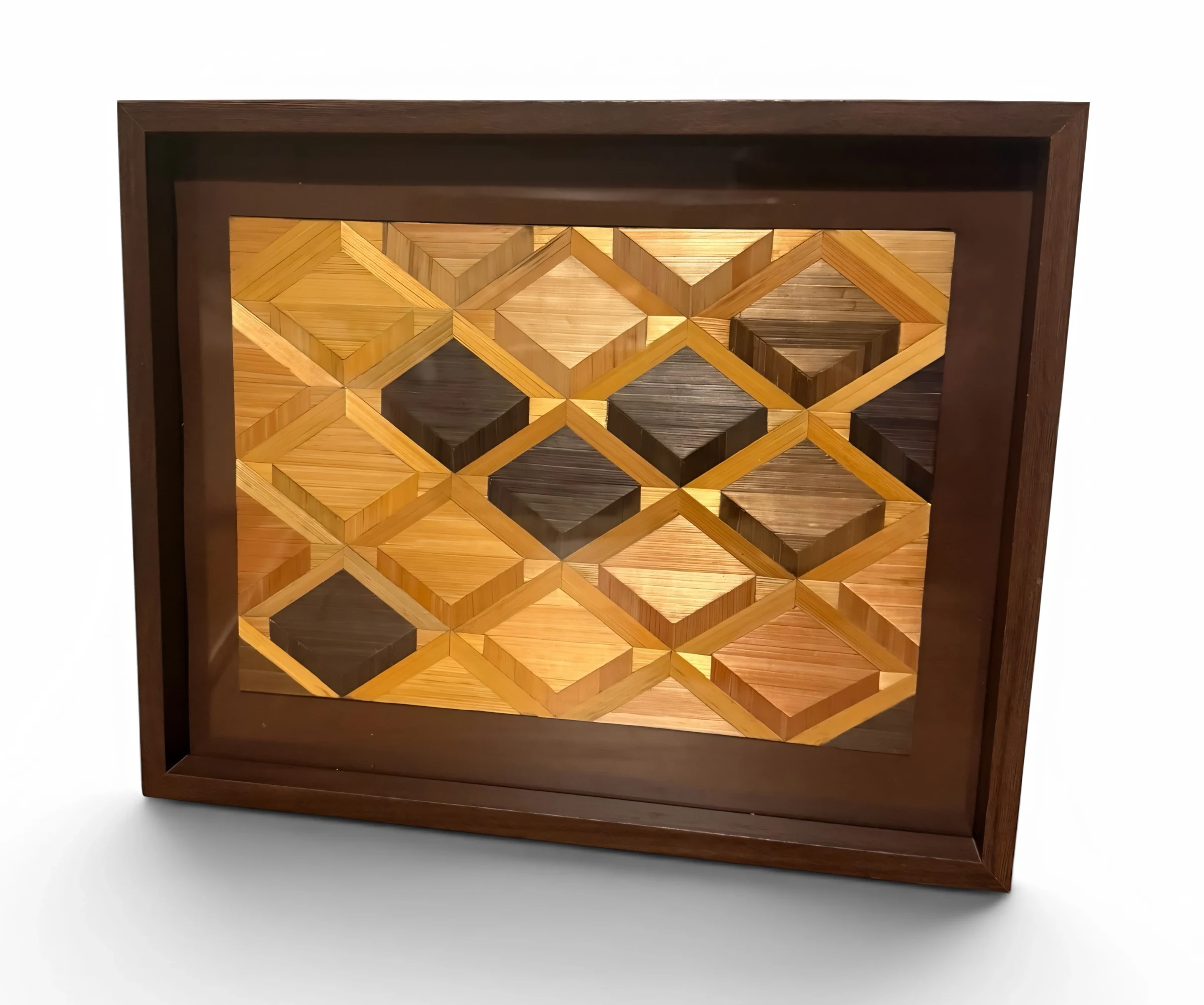 Reflet d'ambre, composition géométrique en marqueterie de paille de seigle naturelle et teintée, 32 x 23 cm